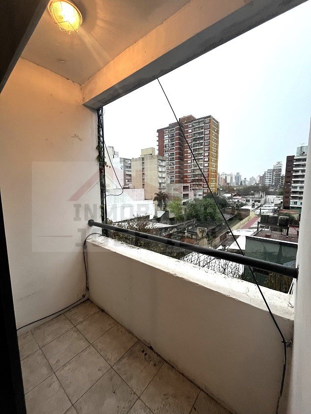 Departamento Monoambiente con balcón al frente. - Calle 11 e/ 44 y 45. 